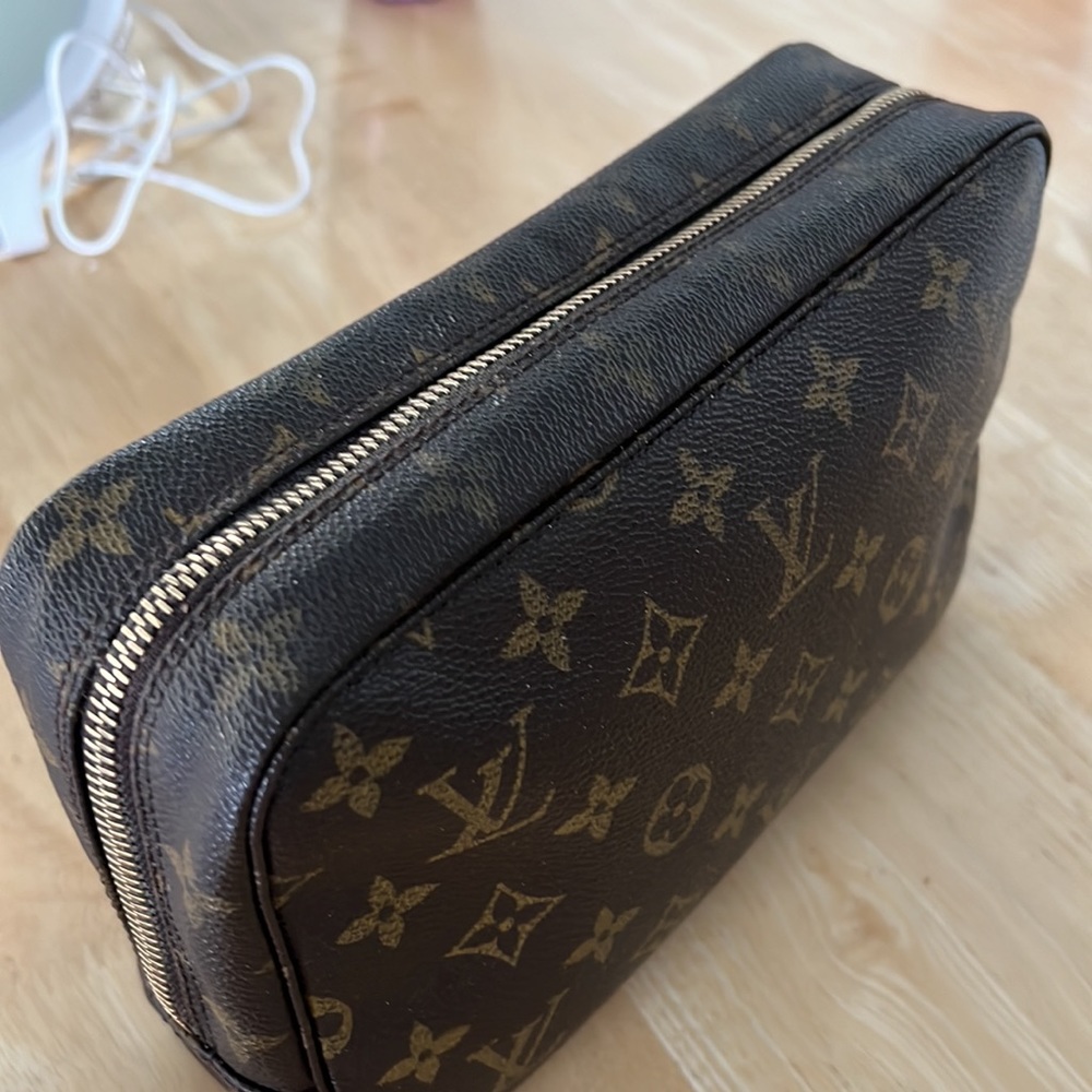 Trousseau 23, Louis Vuitton, monogram, clutch/make up bag/toiletry bag.